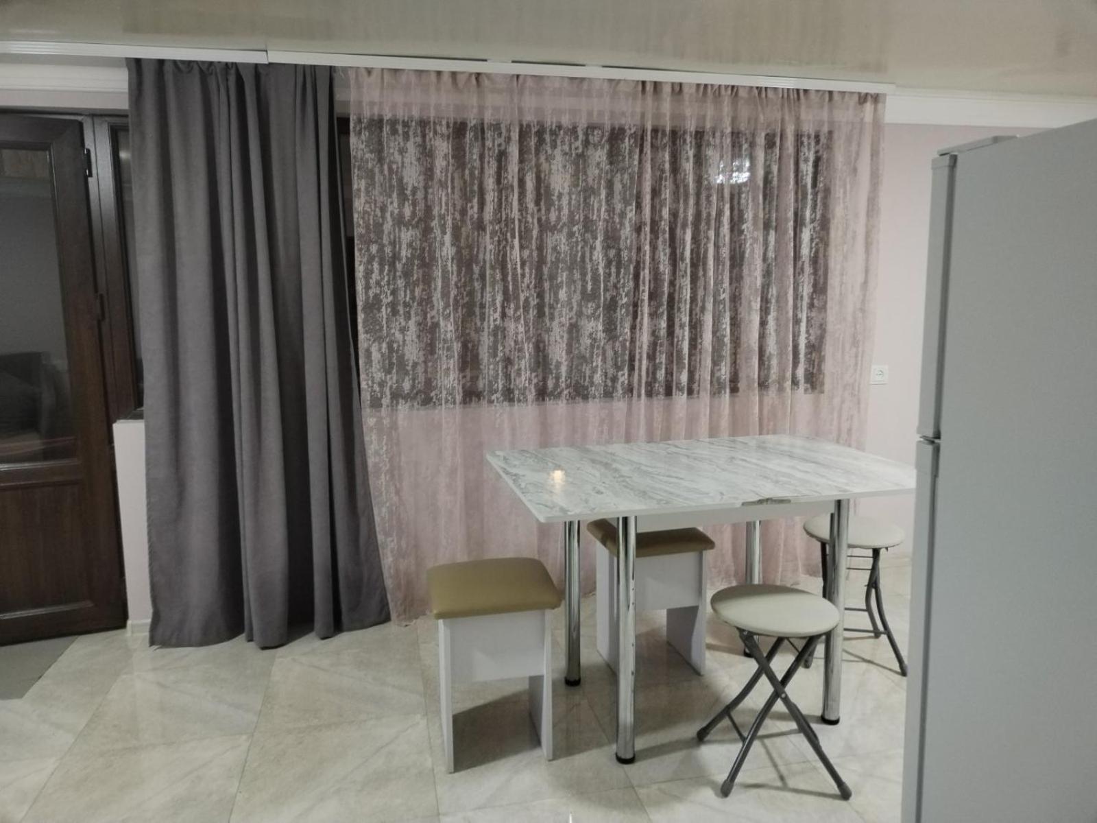 Lyucie Guest House Иджеван Екстериор снимка