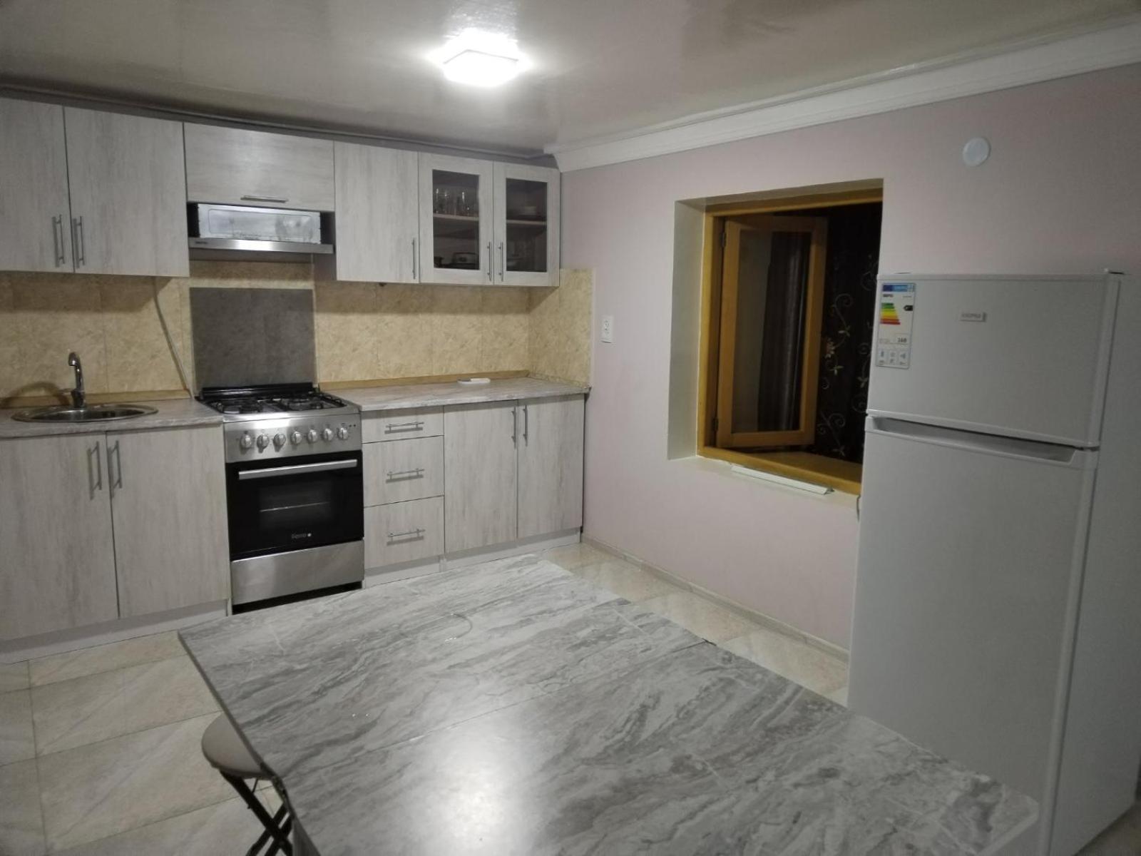 Lyucie Guest House Иджеван Екстериор снимка